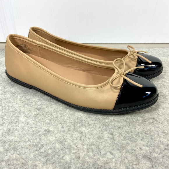 Blondo Ernie Ballet Flats Tan Leather Black Patent Cap Toe Bow Womens 10 - Picture 1 of 10